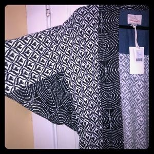 NWT Native Rose Black and White Kimono